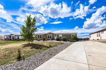 323 N Cedar St, Keenesburg, CO 80643