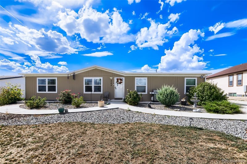 323 N Cedar St, Keenesburg, CO 80643