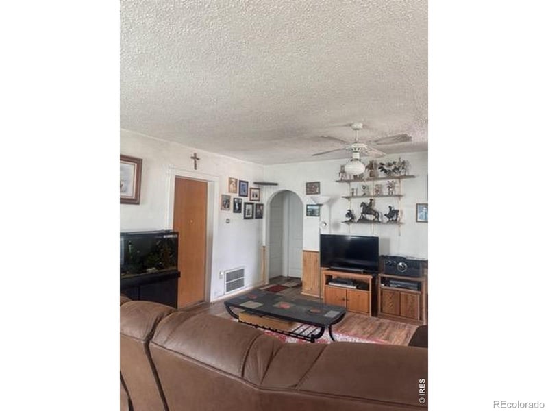 381 Bent Ave, Akron, CO 80720