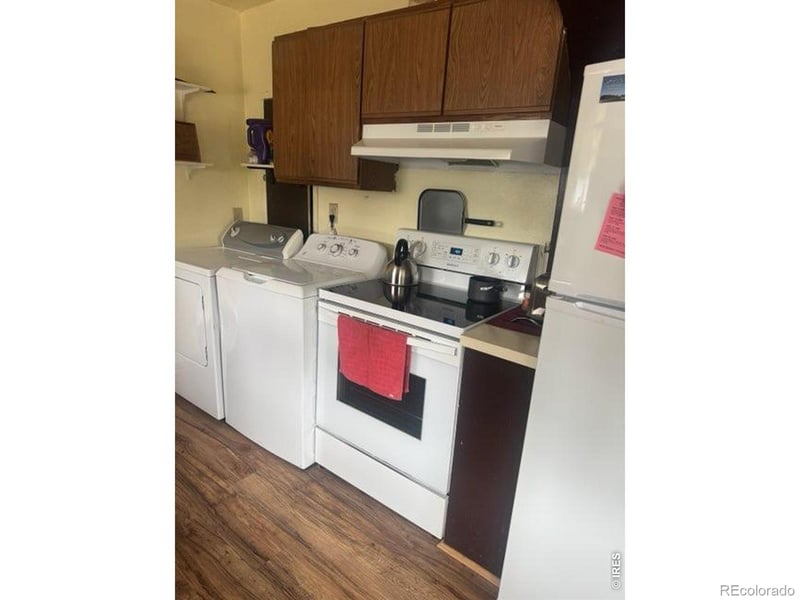 381 Bent Ave, Akron, CO 80720