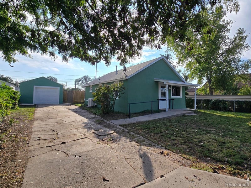 322 N 7th Ave, Sterling, CO 80751