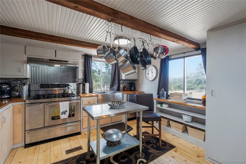 957 Arapahoe Dr, Florissant, CO 80816