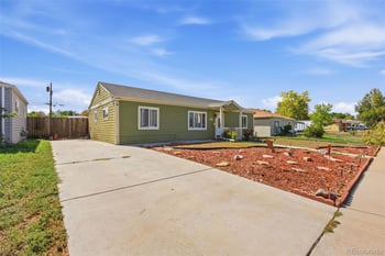 871 Victor St, Aurora, CO 80011