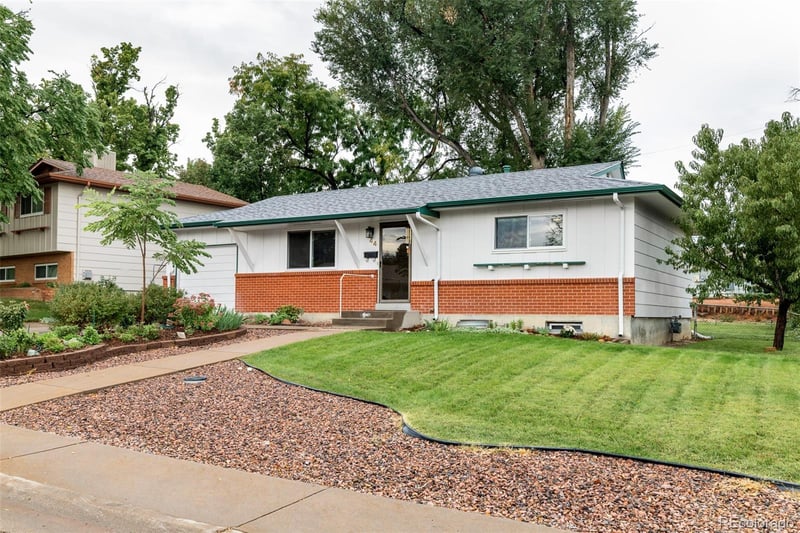 44 Glenmore Rd, Pueblo, CO 81001