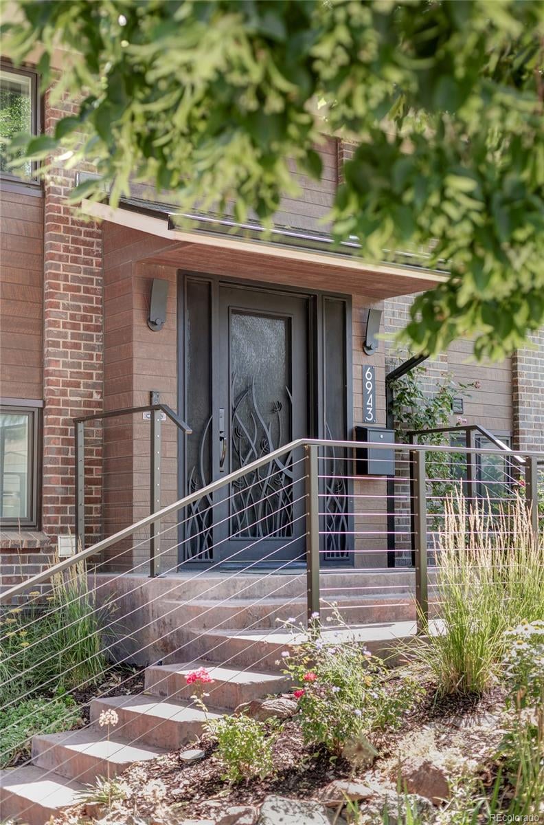6943 E Villanova Pl, Denver, CO 80224