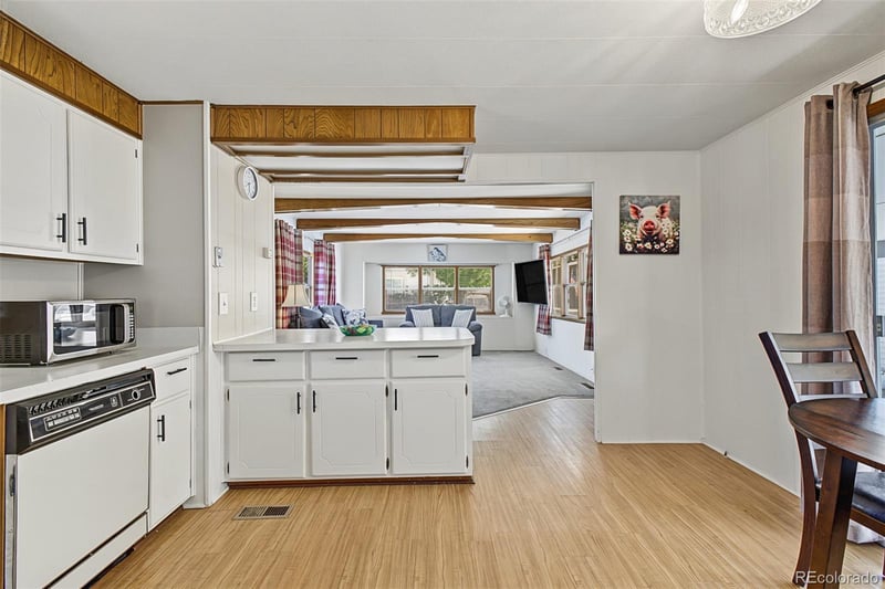 8201 S Santa Fe Dr Lot 117, Littleton, CO 80120