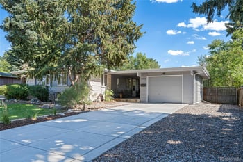 5742 W Chestnut Ave, Littleton, CO 80128