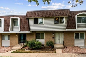 565 S Xenon Ct, Lakewood, CO 80228