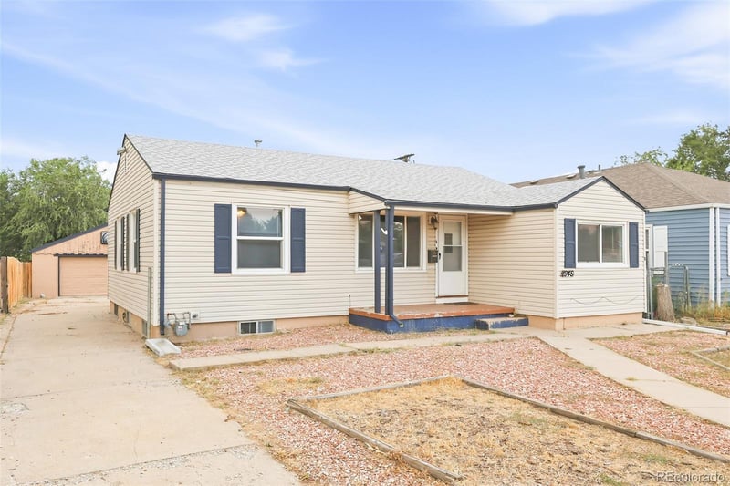 1945 Oakland St, Aurora, CO 80010