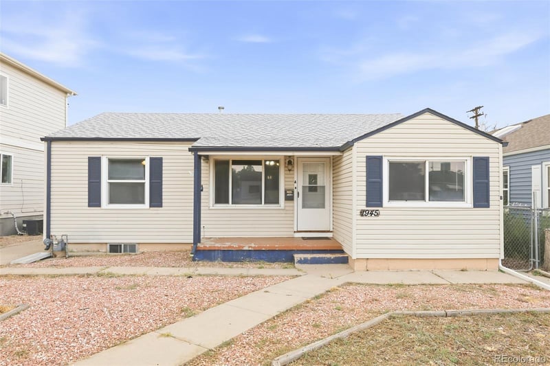 1945 Oakland St, Aurora, CO 80010