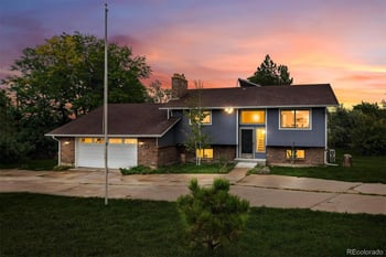 6864 S Gibraltar St, Centennial, CO 80016