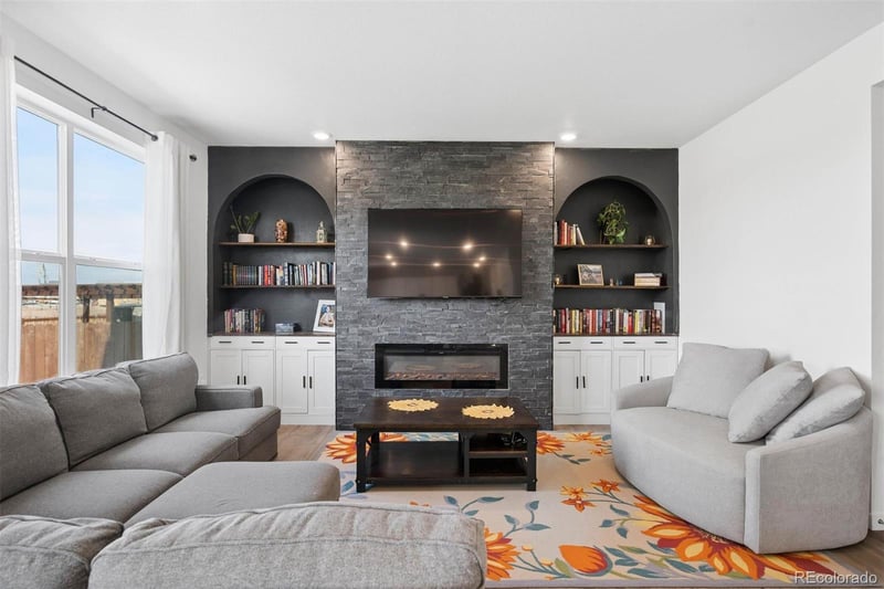 46541 Sunrise Ct, Bennett, CO 80102