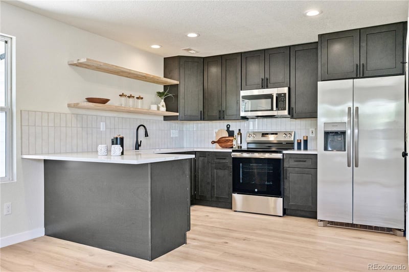 7810 S Kittredge Cir, Englewood, CO 80112