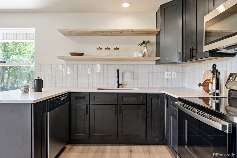 7810 S Kittredge Cir, Englewood, CO 80112