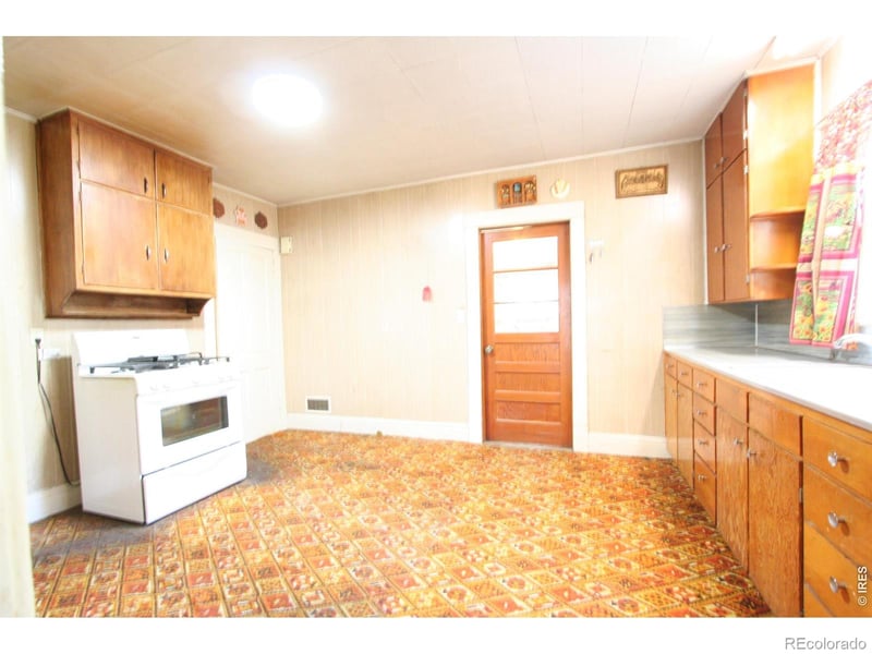 821 Dessa St, Brush, CO 80723