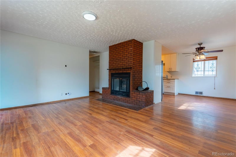 1350 Scranton St, Aurora, CO 80011