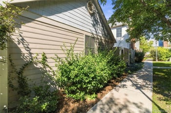 916 Ivanhoe St, Denver, CO 80220