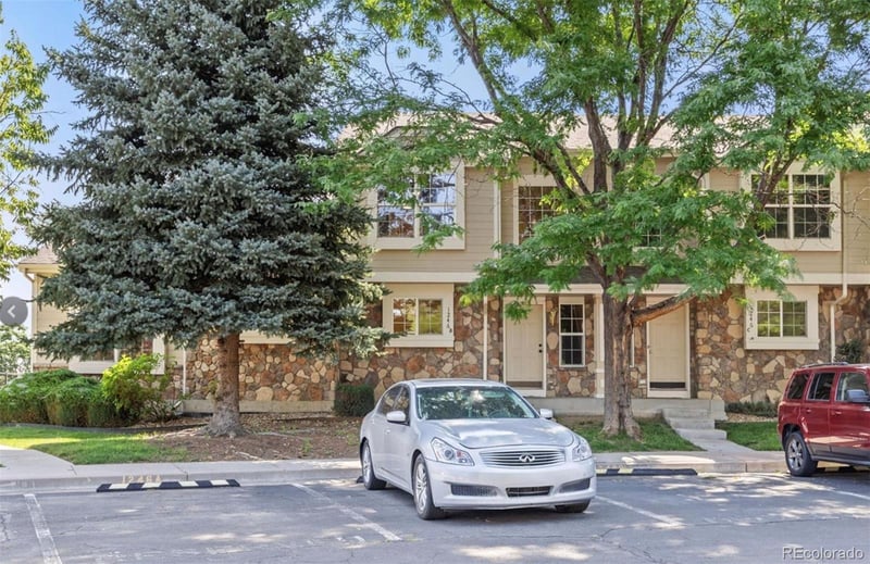 1246 S Zeno Cir #B, Aurora, CO 80017