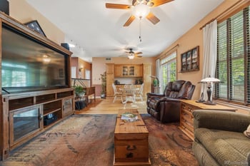 927 S Evanston Cir, Aurora, CO 80012
