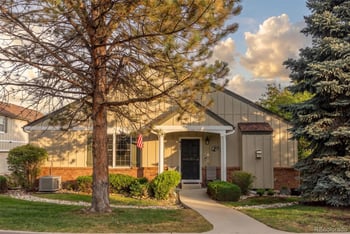 927 S Evanston Cir, Aurora, CO 80012