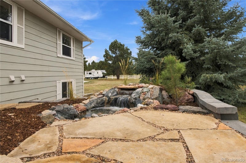 33976 Hummingbird Dr, Elizabeth, CO 80107