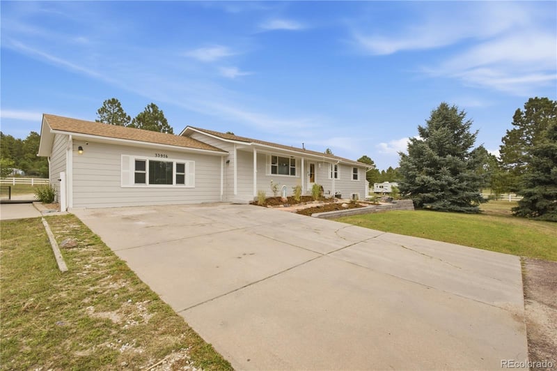 33976 Hummingbird Dr, Elizabeth, CO 80107
