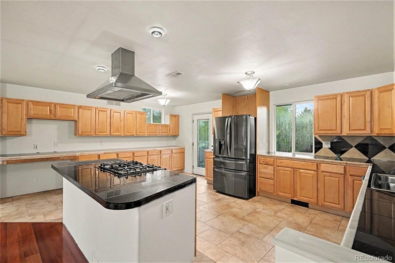 7347 S Spruce St, Centennial, CO 80112