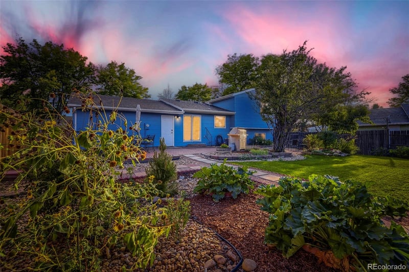 1850 S Truckee Way, Aurora, CO 80017