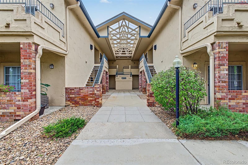 8777 E Dry Creek Rd #1422, Centennial, CO 80112