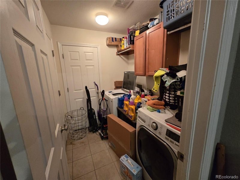 25811 E 5th Pl, Aurora, CO 80018
