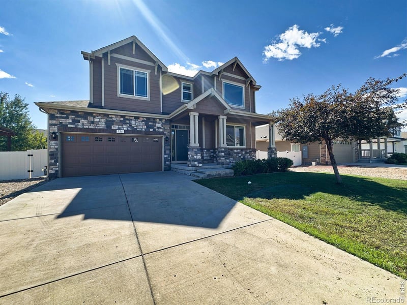 526 W 64th St, Loveland, CO 80538