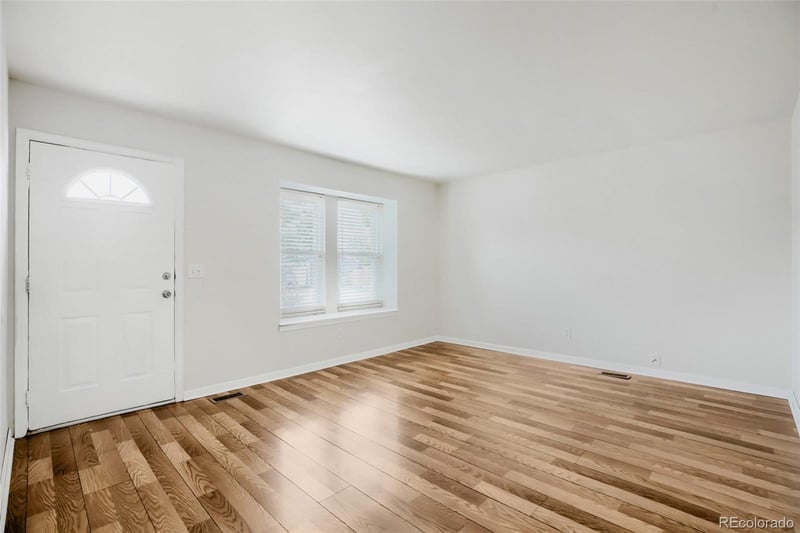 20691 E Buchanan Dr, Aurora, CO 80011