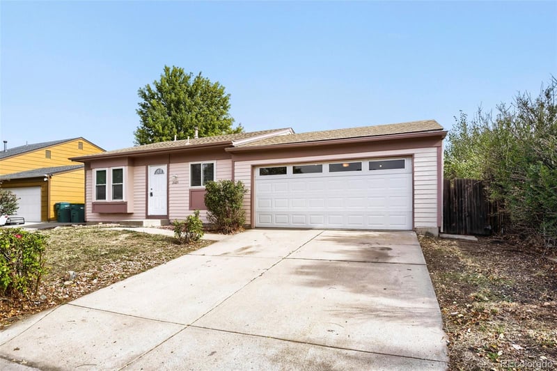 20691 E Buchanan Dr, Aurora, CO 80011