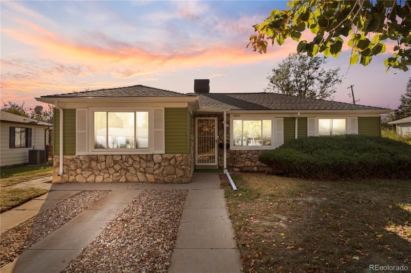 1043 Geneva St, Aurora, CO 80010