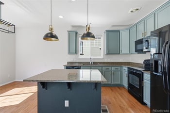 4860 S Picadilly Ct, Aurora, CO 80015