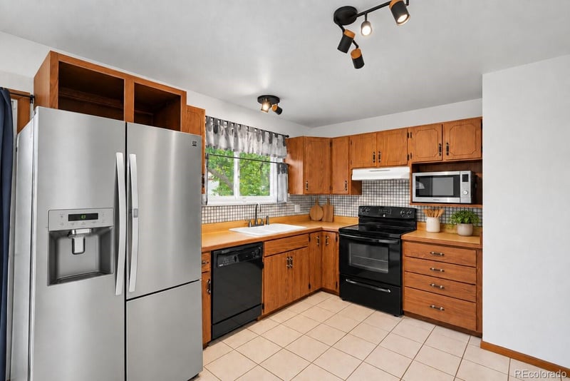 1929 E 117th Ct, Northglenn, CO 80233