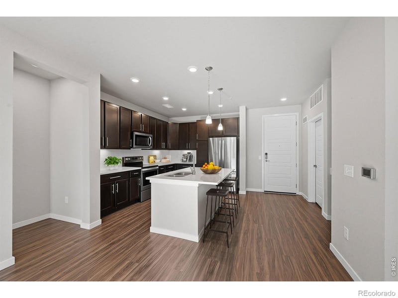 420 E Fremont Pl #206, Littleton, CO 80122
