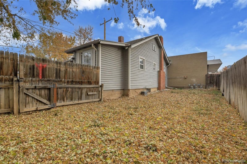 5687 S Foresthill St, Littleton, CO 80120