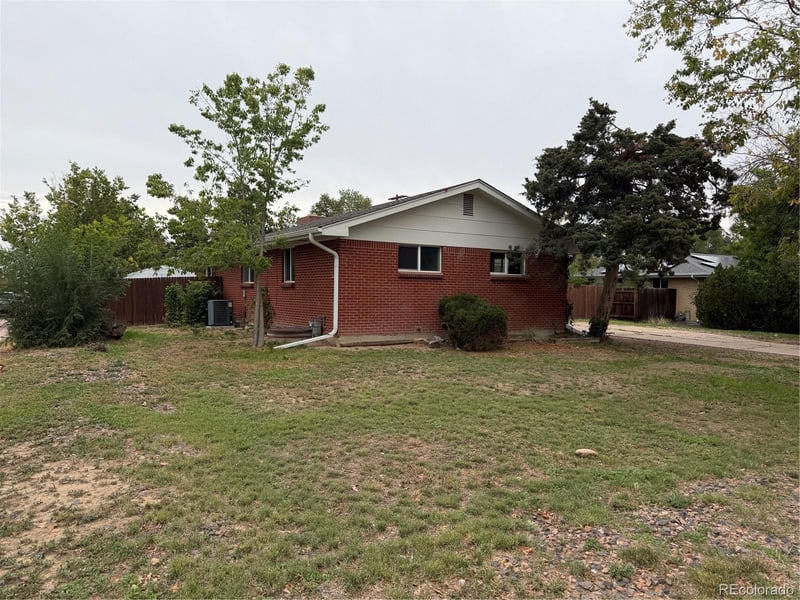 281 Lansing St, Aurora, CO 80010