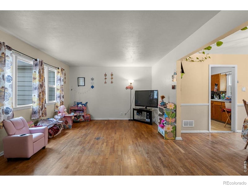 2424 14th Ave Ct, Greeley, CO 80631