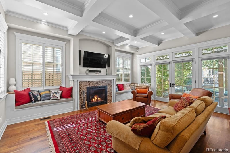 1811 Bellaire St, Denver, CO 80220