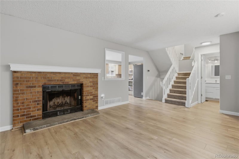 5016 S Ventura St, Aurora, CO 80015