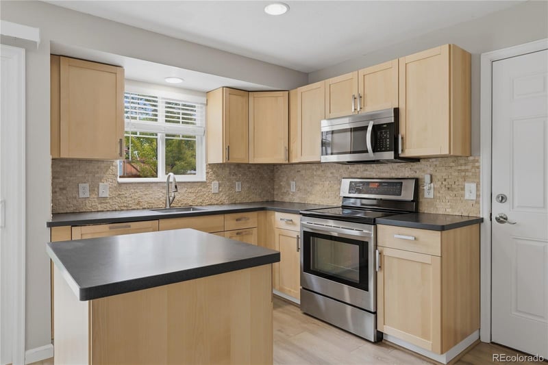 5016 S Ventura St, Aurora, CO 80015