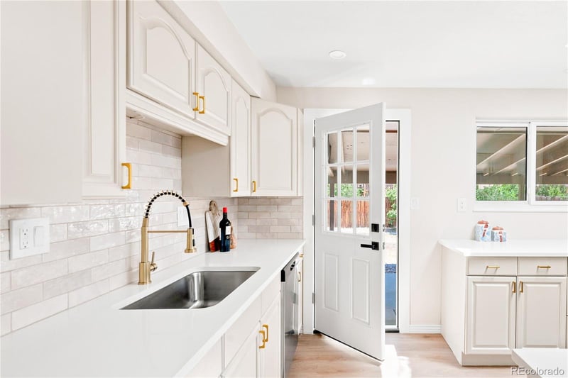 11831 W 70th Pl, Arvada, CO 80004