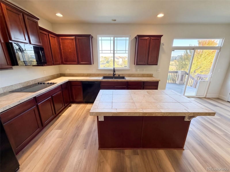 5406 S Fultondale Way, Aurora, CO 80016