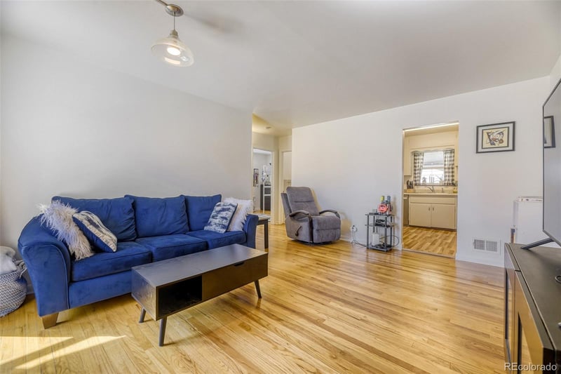 4745 S Logan St, Englewood, CO 80113