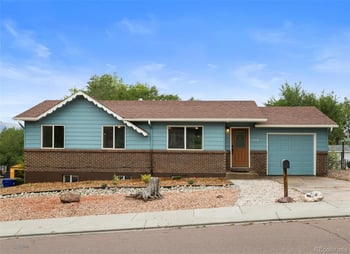 1216 Hathaway Dr, Colorado Springs, CO 80901
