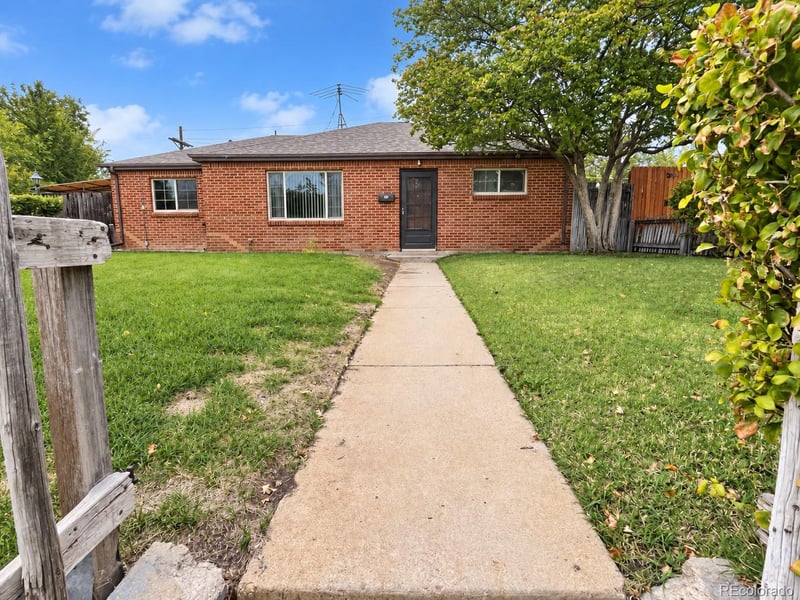9211 Lillian Ln, Thornton, CO 80229