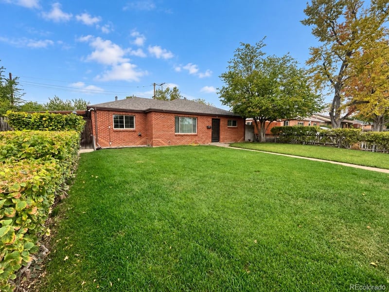 9211 Lillian Ln, Thornton, CO 80229