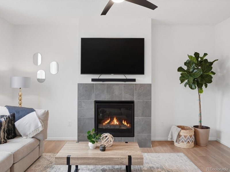 5952 N Liverpool Ct, Aurora, CO 80019